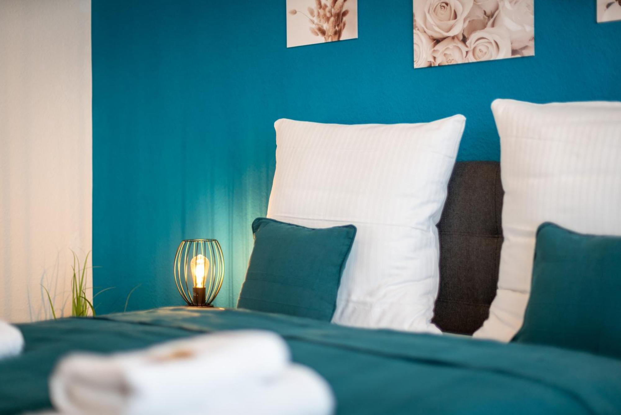 Free Living - City Design Apartments, Zentrum, Outlet, Balkon, Kueche Wolfsburg Buitenkant foto