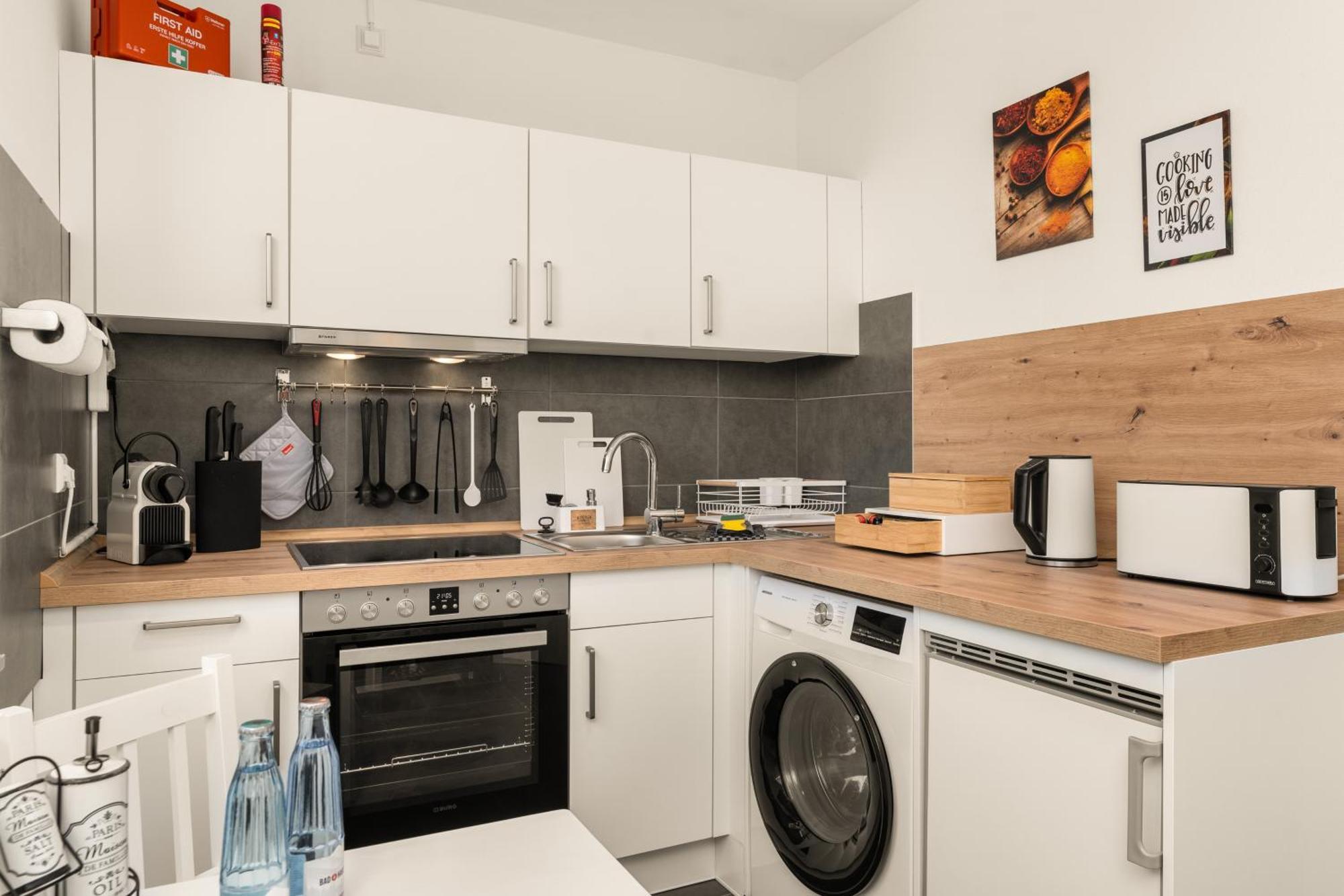 Free Living - City Design Apartments, Zentrum, Outlet, Balkon, Kueche Wolfsburg Buitenkant foto