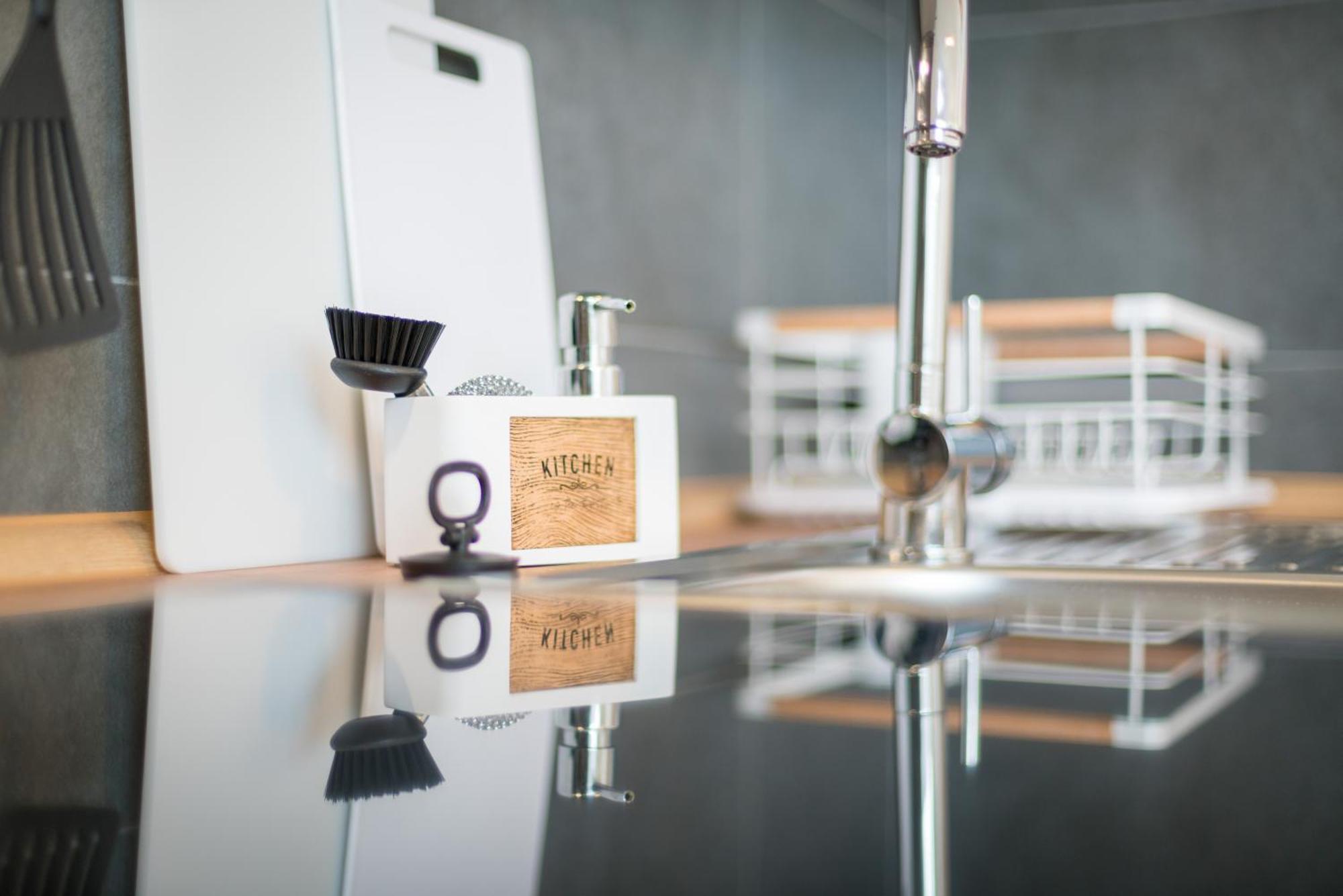 Free Living - City Design Apartments, Zentrum, Outlet, Balkon, Kueche Wolfsburg Buitenkant foto