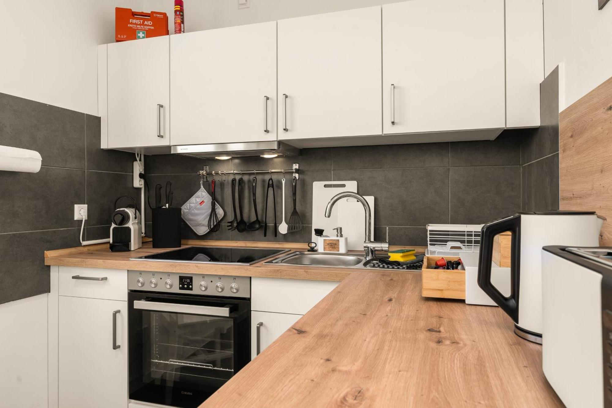 Free Living - City Design Apartments, Zentrum, Outlet, Balkon, Kueche Wolfsburg Buitenkant foto