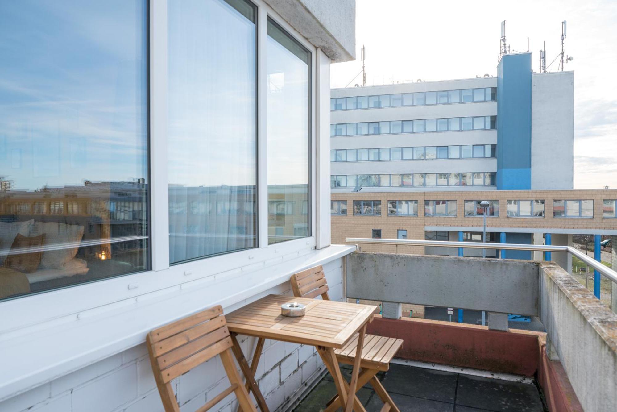Free Living - City Design Apartments, Zentrum, Outlet, Balkon, Kueche Wolfsburg Buitenkant foto