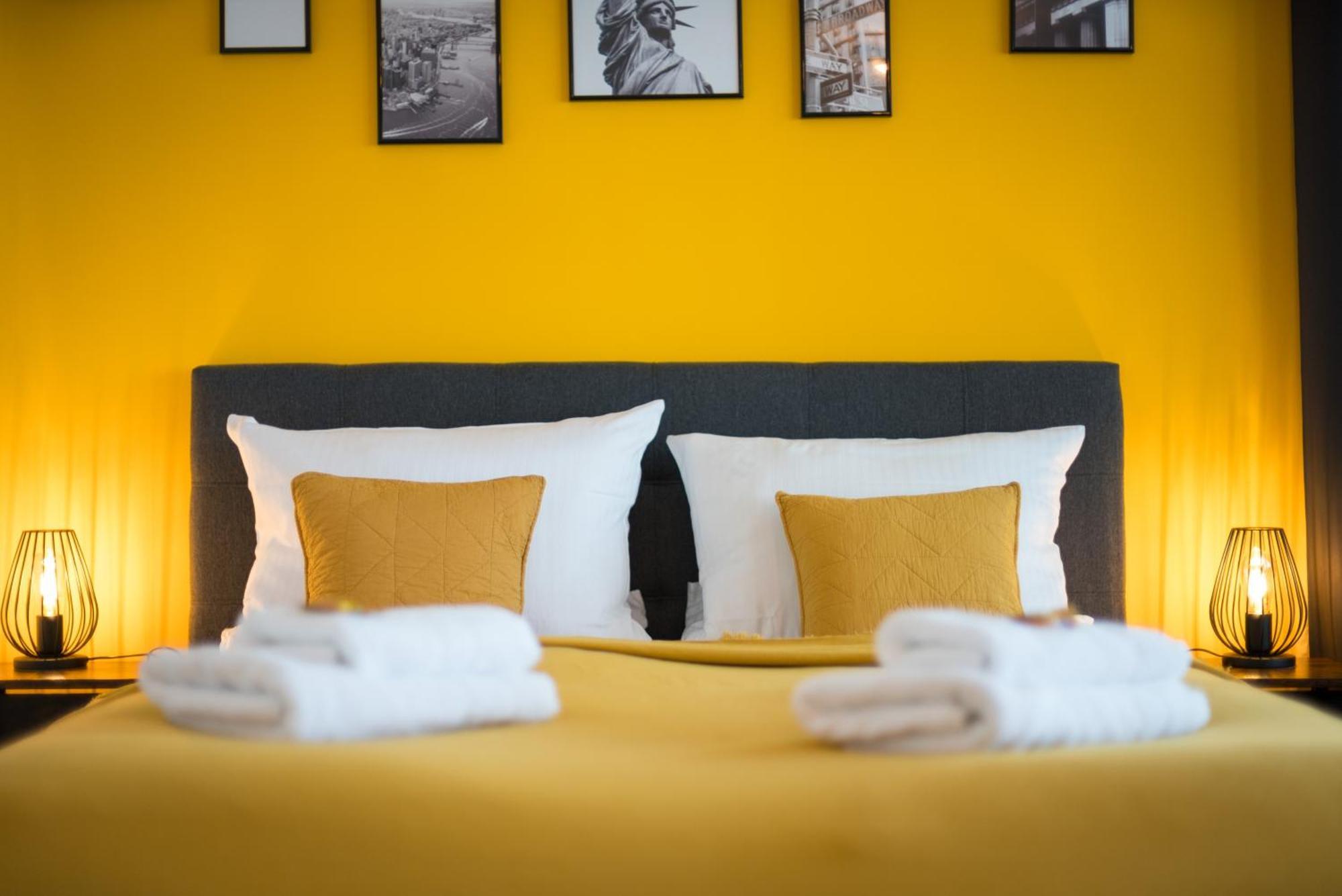 Free Living - City Design Apartments, Zentrum, Outlet, Balkon, Kueche Wolfsburg Buitenkant foto