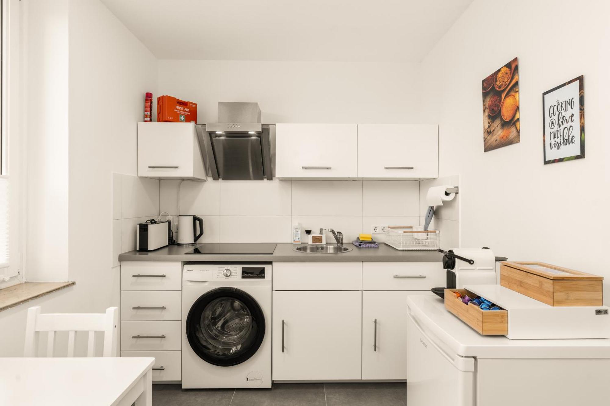 Free Living - City Design Apartments, Zentrum, Outlet, Balkon, Kueche Wolfsburg Buitenkant foto